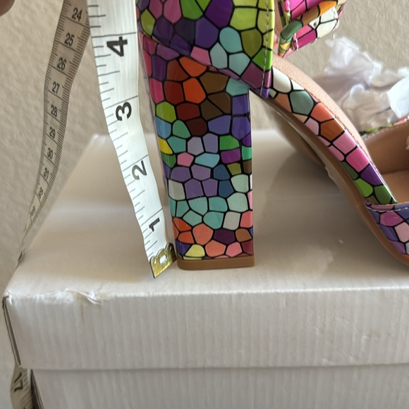 Tile Patterned Heels - Picture 5 of 5